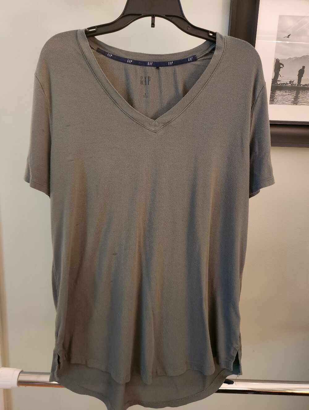 🔥GAP Women's V-Neck Short Sleeve Top in Olive Green